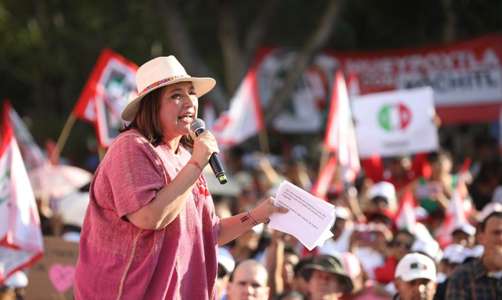 AnaLiliaHerrera's tweet photo. Nuestra próxima presidenta de #México: @XochitlGalvez, brindará seguridad para las y los mexiquenses, un sistema de salud accesible, educación inclusiva y de excelencia, además, garantizará el acceso al agua y promoverá las energías sostenibles. 👏🏼

#MxSinMiedo #EdoMéxConX https://t.co/8b6gwLihye