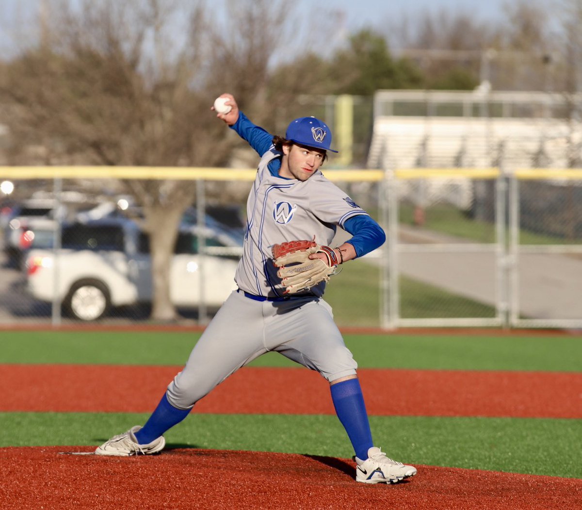 KevinMcCalmon1's tweet photo. Owls JV baseball now 5-2 after winning both ends of tonight’s double header against Olathe North. @ADButlerOW https://t.co/i7AnhxNTD2