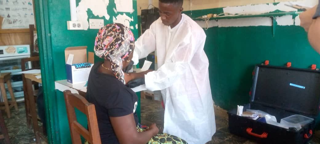 kimmieweeks's tweet image. It is an honor to be able to continue working in Sierra Leone with Integrum and USAMRID to find a vaccine for the deadly Lassa Fever.