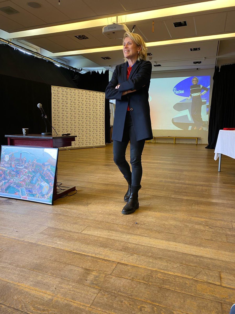 | #SOP 24 | - Jour 2 - #Evénement XXL au <a href="/LfjmPrimaire/">LFJM Primaire</a> - Temps fort pour les familles avec de la #PratiqueInclusive / une #Rencontre avec <a href="/PrevostCandice/">Candice Prevost</a> et @AmelieDelabre / une #Démonstration de <a href="/pvmarchery/">Van Montagu Piotr - Archery</a> et #VeraPacheco. Vivre autrement la #SOP24 - #Famille -<a href="/aefeinfo/">AEFE</a>