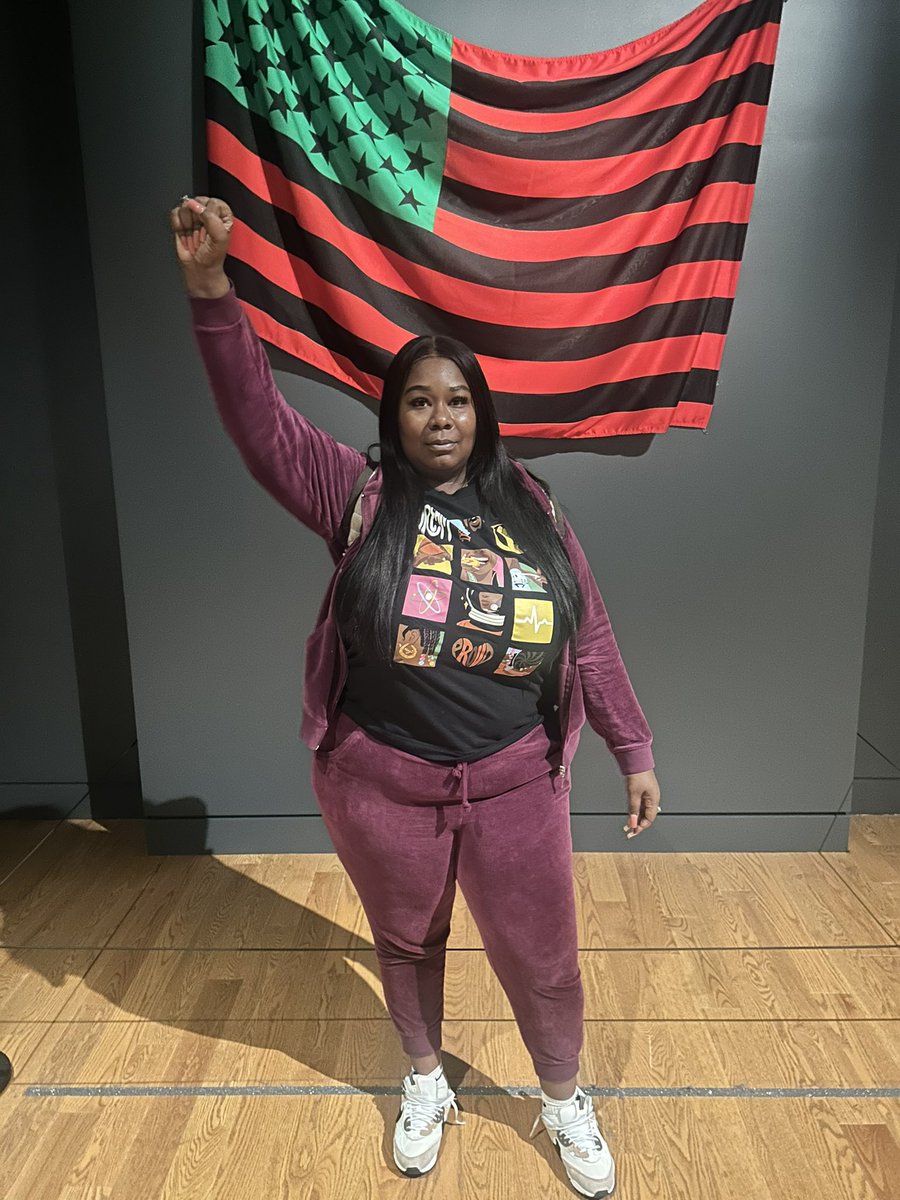 ah_di_teacher's tweet photo. Took the day off today to chaperone my son's first school trip ever! We visited the @si_africanart what an incredible experience! So grateful for these moments together. #ParentingFirsts #MemorableDay https://t.co/G6uIDWPbsS