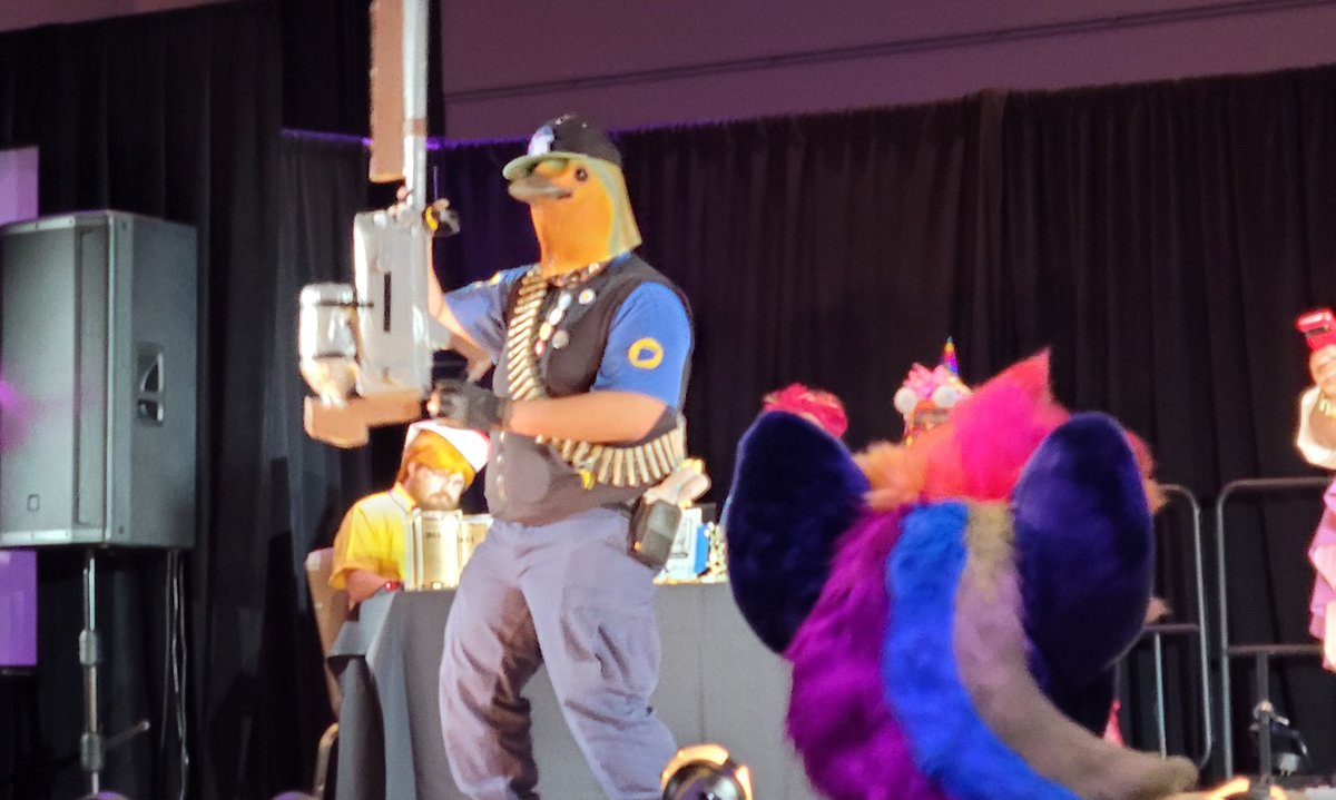 KHOG286's tweet photo. Fun #cosplay contest at #BABSCon2024 #mylittlepony con.
#comiccon #lionking #Solaire #darksouls #tf2 #heavyweaponsguy #mlp #furry #TeamFortress2 https://t.co/uxQrySLHX9