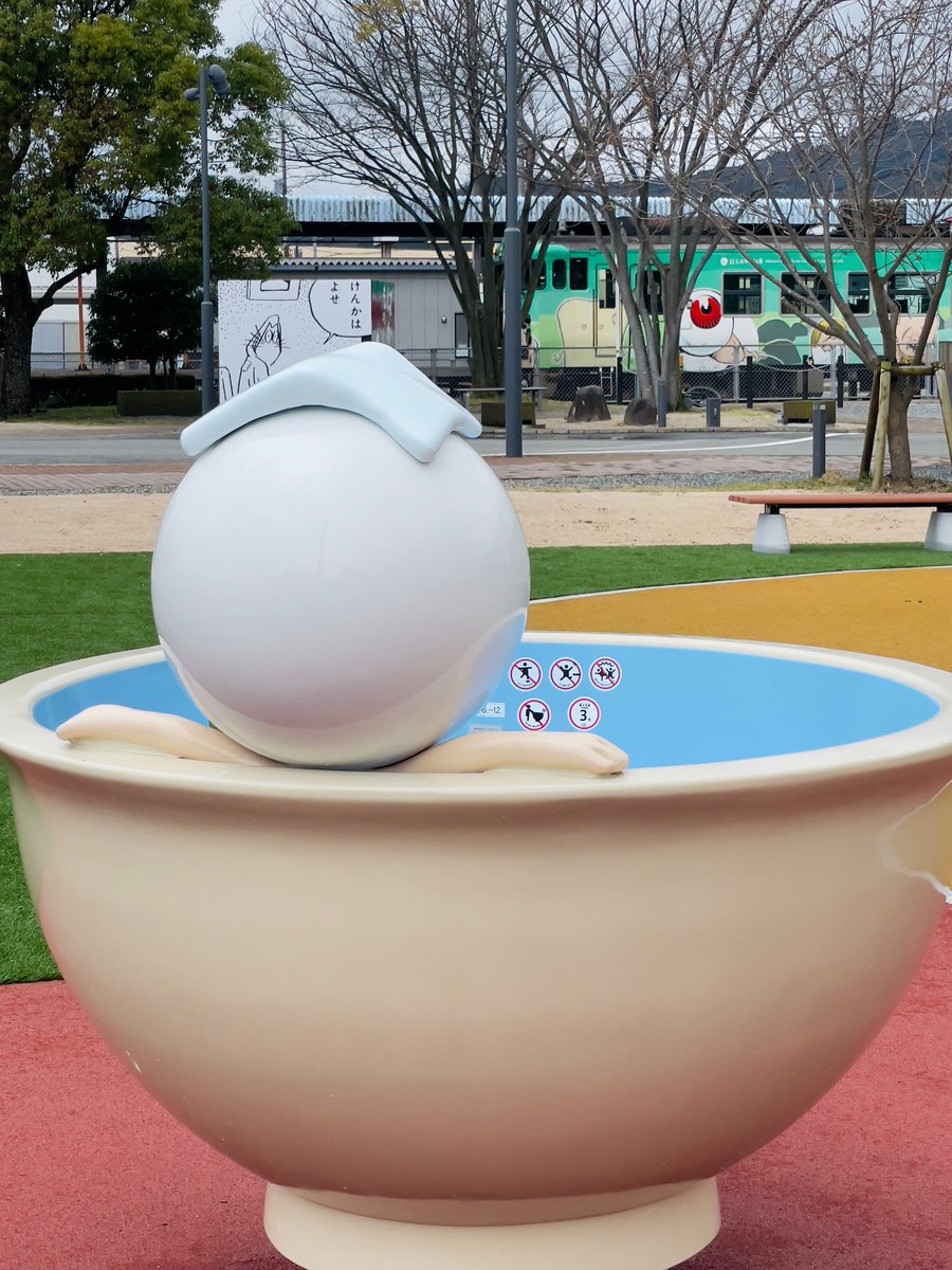 先日オープンした「ゲゲゲの広場」で、こんな光景に出くわしました