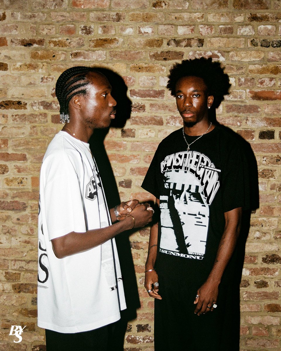 dolaposunmonu's tweet photo. I dunno if I should scream, shout or beg

@evssofficial_ I need to see you in my @BYSUNMONU Jesus Christ Saves Loves tee!! https://t.co/uLwdfipGn8
