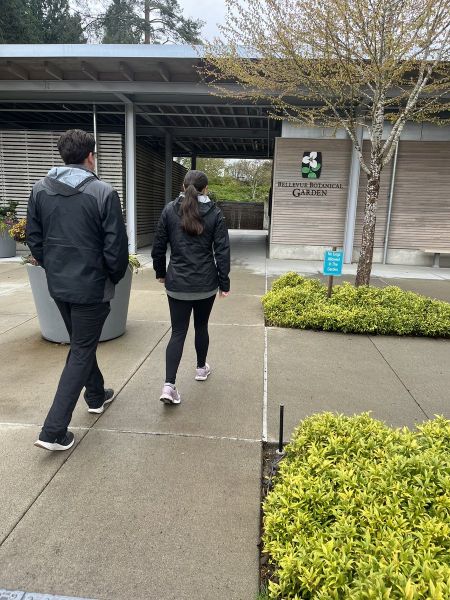 Tripz4Less1's tweet photo. Day 27 
Goodbye to one family 
Hello to a Bacone Brother 
Cute lil Seattle tourist day 
We needled, marketed, botanied, and coffeed

Price breakdown 
Gas $53
Food $21 
Coffee $4.50 

Saved 
Hotel $79 

#Travel #seattle #PNW #Bacone #Baseball #4 #lyfe https://t.co/srbds5STvK