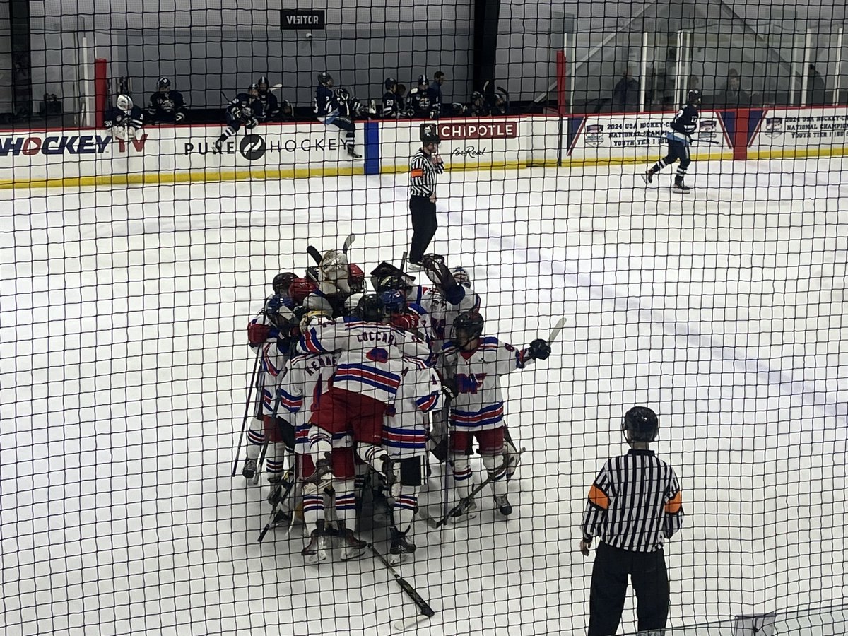 16U WINS‼️ 2-1 OT over Sioux Falls Power with a GW 🚨from Marco Sinerchia and an incredible game between the pipes by Jack Fichthorn #ROLLMF #USAHNationals