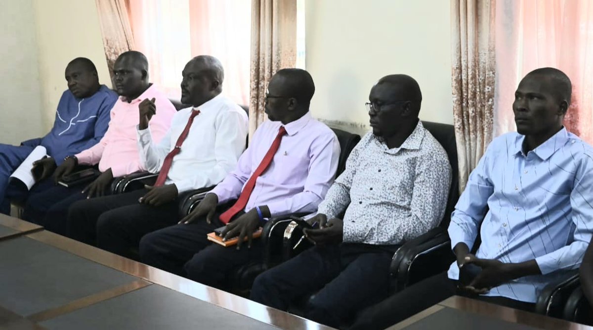 Hosted @UNHCR_Kenya Head of Kakuma Sub-Office Nanduri Sateech who paid me courtesy call in Lodwar. We discussed on strengthening collaboration between the county, UNHCR and other UN agencies as well as as auctioning of the UNHCR vehicles thats slated for tommorow in Lodwar.