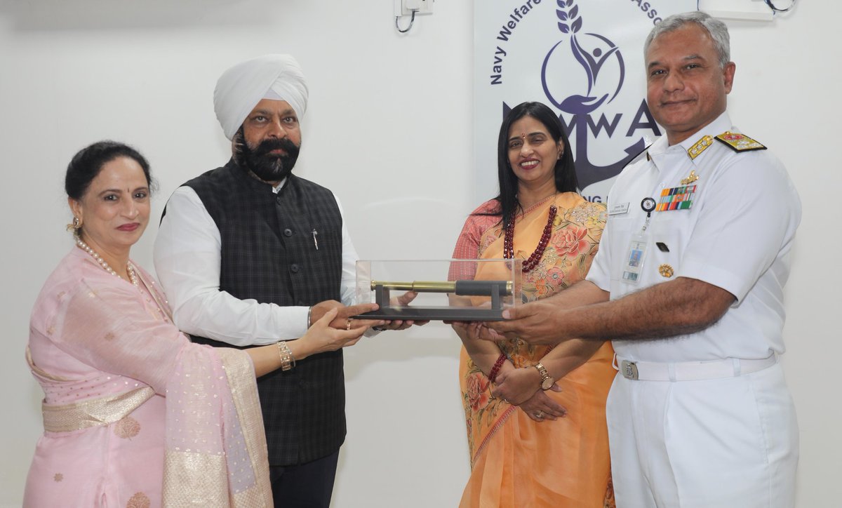 Mrs Kala Hari Kumar,President #NWWA,Cmde G Rambabu,Cmde(NE) & Dr S Balbir Singh,Chairperson @gndecbidar signed an MoU on 02 Apr 24 facilitating tuition fee waiver for 8 seats for wards of @indiannavy personnel in disciplines including BE,BSc Nursing, BPharma,BCom,MTech & MBA.