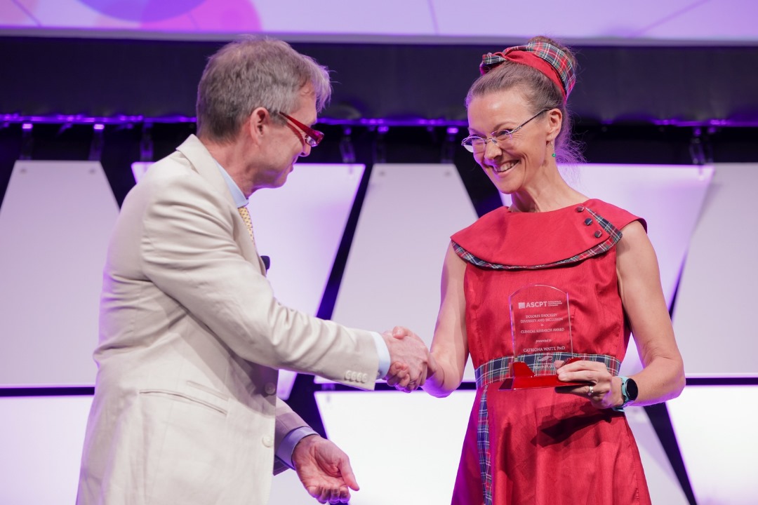 Great to see @CatrionaWaitt receiving the Dolores Shockley Diversity & Inclusion in Clinical Research Award #ASCPT2024. for work building evidence for the medication we use in pregnant & breastfeeding mothers. Looking forward to better evidence to use in @acutemedicine.