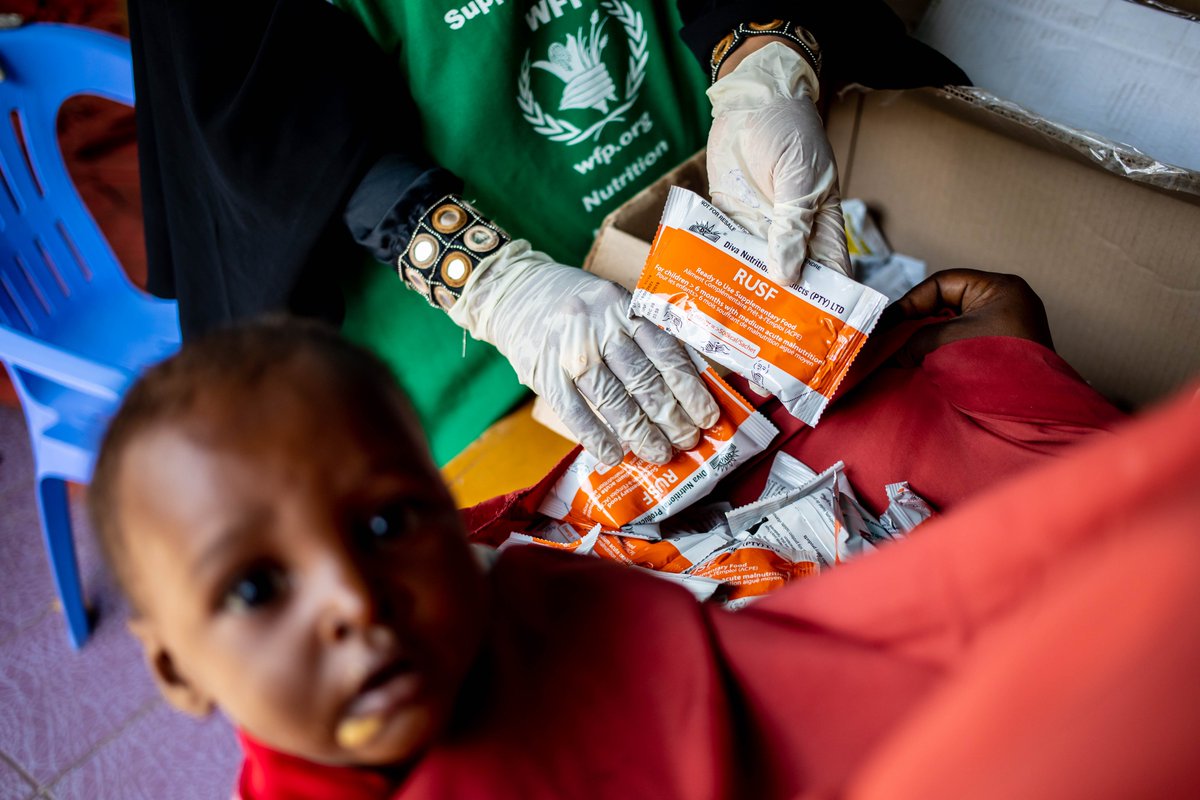 Delivering vital aid to IDPs in Somalia🇸🇴! @USAID and partners on the ground are providing support in Bay, Gedo, Hiraan, Lower Juba, Mudug, and Mogadishu. From camp management to WASH, nutrition, and protection, we're reaching more #communities and building #resilience.