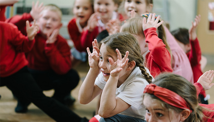 Join The Royal Opera House on July 2nd, for a FREE online schools #CreateDay24 with KS2 classrooms coming together in a performance celebrating the UN Convention on the Rights of the Child with performers from the Royal Ballet | Royal Opera. bit.ly/3PPm9AG