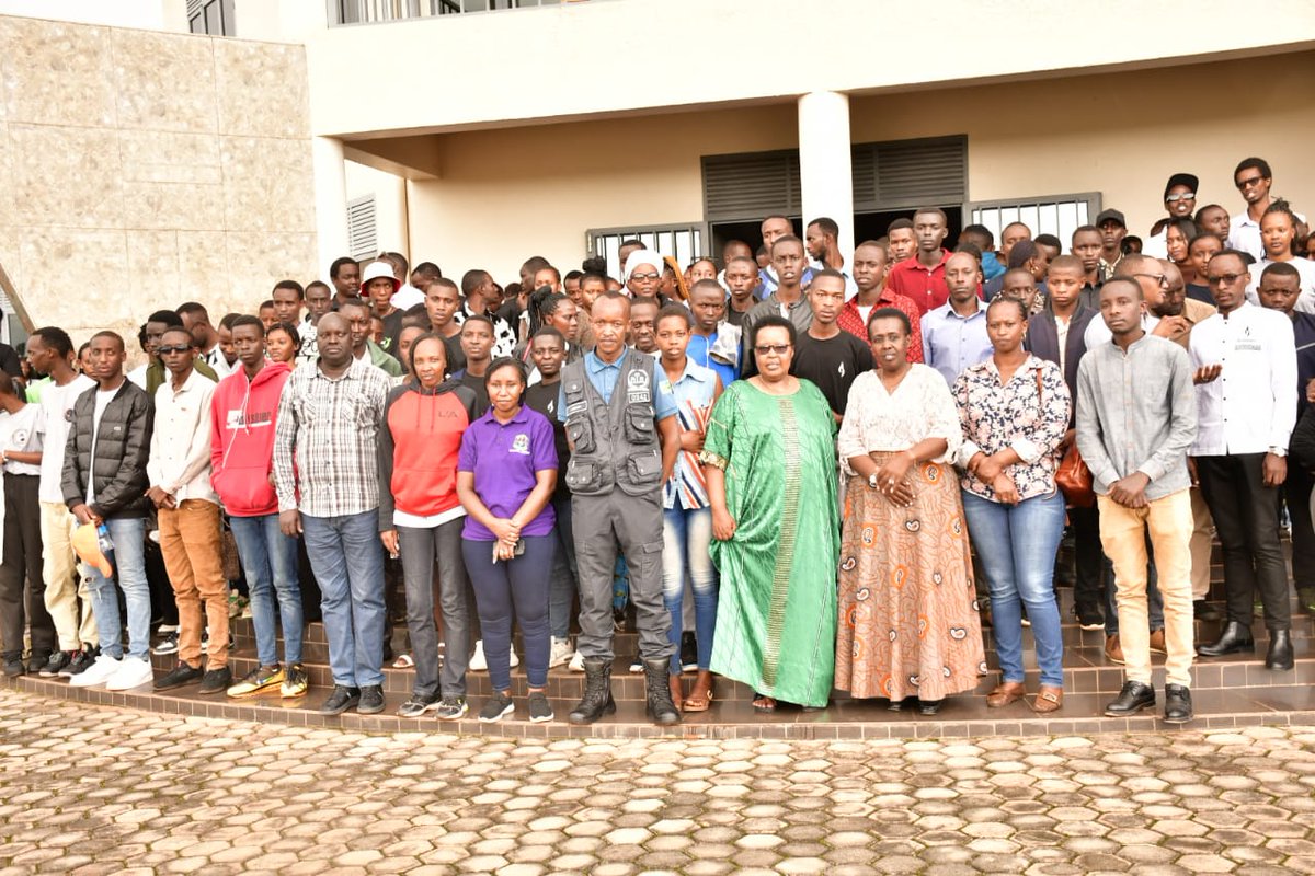 Ibuka_Rwanda's tweet photo. @Ibuka_Rwanda and its Umbrella organization #AVEGA,#GAERG and #AERG Launched "Genocide survivors in the Community" in 100 days, we provided Cows to the Survivors and retired soldiers who stopped Genocide Perpetrated against Tutsi in Gisagara District. https://t.co/A8r3vJSZK6