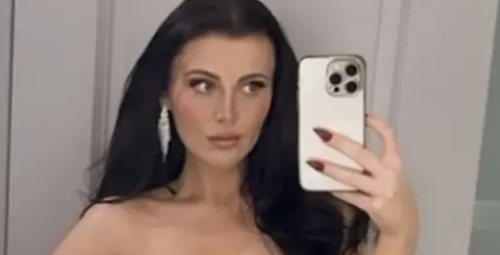 Page 3 model turns real-life Elle Woods in plunging red dress at Harvard ball
dailystar.co.uk/real-life/page…