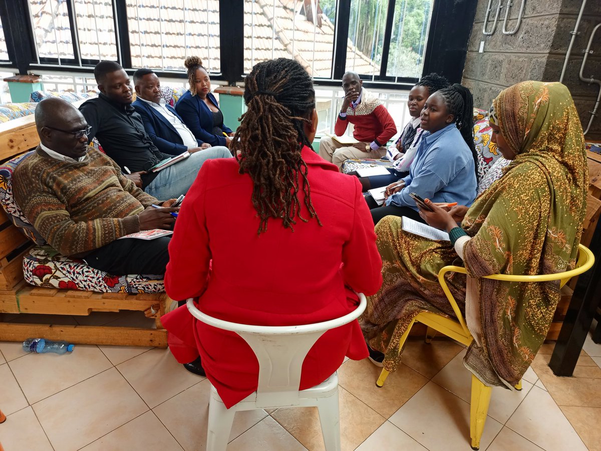 JHRKenya's tweet photo. Hosted project stakeholders in a brainstorm session, reflecting on the key barriers to the realization of human rights, particularly women &amp; girls rights in 🇰🇪. 
@utu_wetu @hope2shine @thelegendkenya  @PamojaFMradio @damaris_kiilu @lookuptv @tnabusoba @Obuchunju 
#rightsmedia https://t.co/pzNxRTkBRb