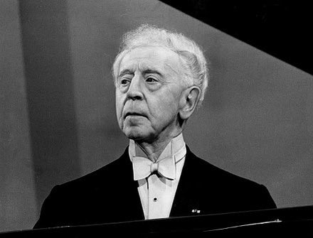 MamiShikimori's tweet photo. "What troubles me about so many of the younger musicians I hear is that they think small and act small. They are afraid to feel, afraid to make a mistake. Who cares about that if you say something, say it with passion and pleasure? Piano-playing is a dangerous life. It must be lived dangerously.” 

- Arthur Rubinstein