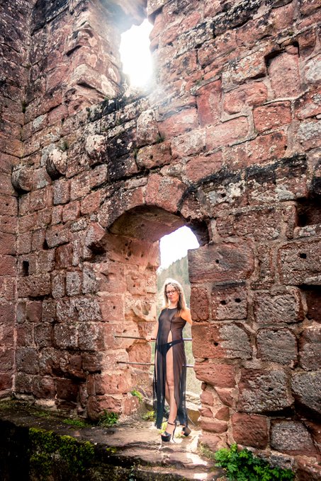 Aper&ccedil;u de mon shooting dans le Bas-Rhin au Ch&acirc;teau du Wasigenstein 😊  #laetiluxure #laeti_luxure #chateau<a href="/tag/lingerie"class="tags"><span>#lingerie</span></a><a href="/tag/shooting"class="tags"><span>#shooting</span></a><a href="/tag/chateau"class="tags"><span>#chateau</span></a><a href="/tag/modelphoto"class="tags"><span>#modelphoto</span></a><a href="/tag/laetiluxure"class="tags"><span>#laetiluxure</span></a>