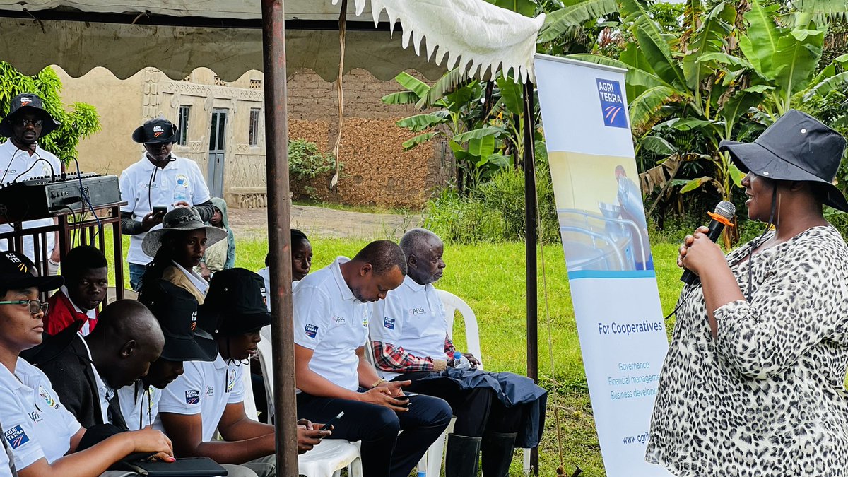 Yesterday,@AgriterraRwanda together with its partners, @RwandaAgri, @AIFRwanda and @SightandLife organized knowledge sharing event about Enhancing Good Agricultural Practices (GAP) that focus on minimum tillage with KABOKU Cooperative in @NyagatareDistr.