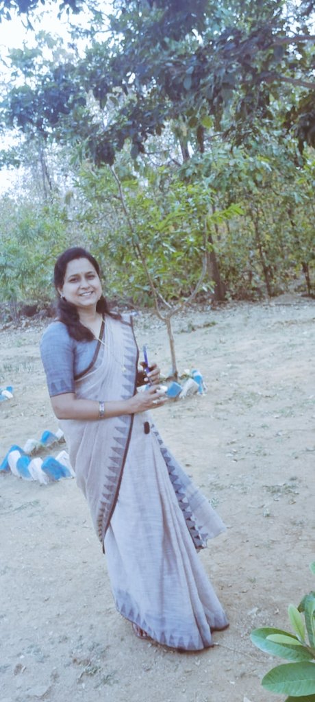 अगर वास्तविक स्थिति देखी जाए शिक्षक समुदाय चुनाव के किसी भी मोड़ पर अयोग द्वारा  मिले अपने कार्यों से पीछे नहीं हटते हैं हम चाहते हैं कि शिक्षकों की भी समस्याओं को जल्द से जल्द पूरा किया,, वह समस्या ग्रस्त ना हो। 
उषा चंद्राकर शिक्षिका