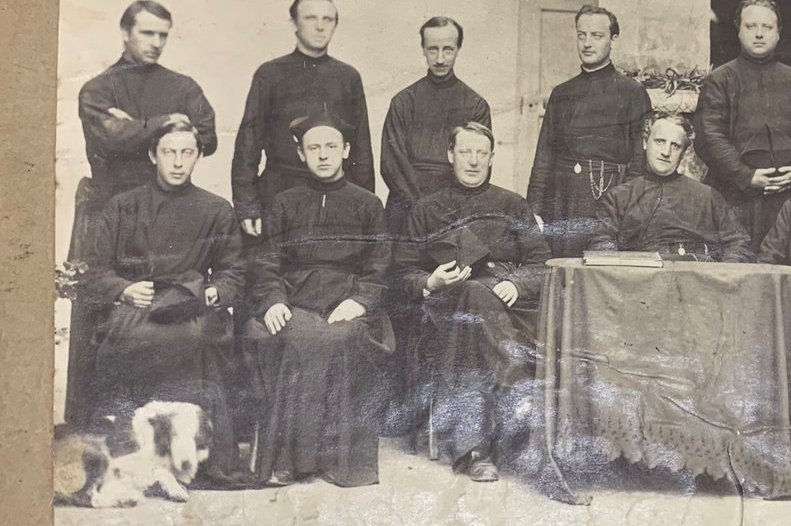 We've found several instances of pets included in community photographs. Two examples are shown here. R is the dog at St Ignatius College Community in Malta in 1882; L, a cat in an unknown Jesuit community. #PetDay #ThrowbackThursday #ArchiveAnimals