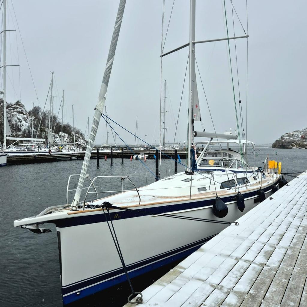 Getting ready to set sail on this beautiful new Hallberg-Rassy 44... We are on our way to France! #halcyonyachts #yachtdelivery #sailing #yachting #hallbergrassy