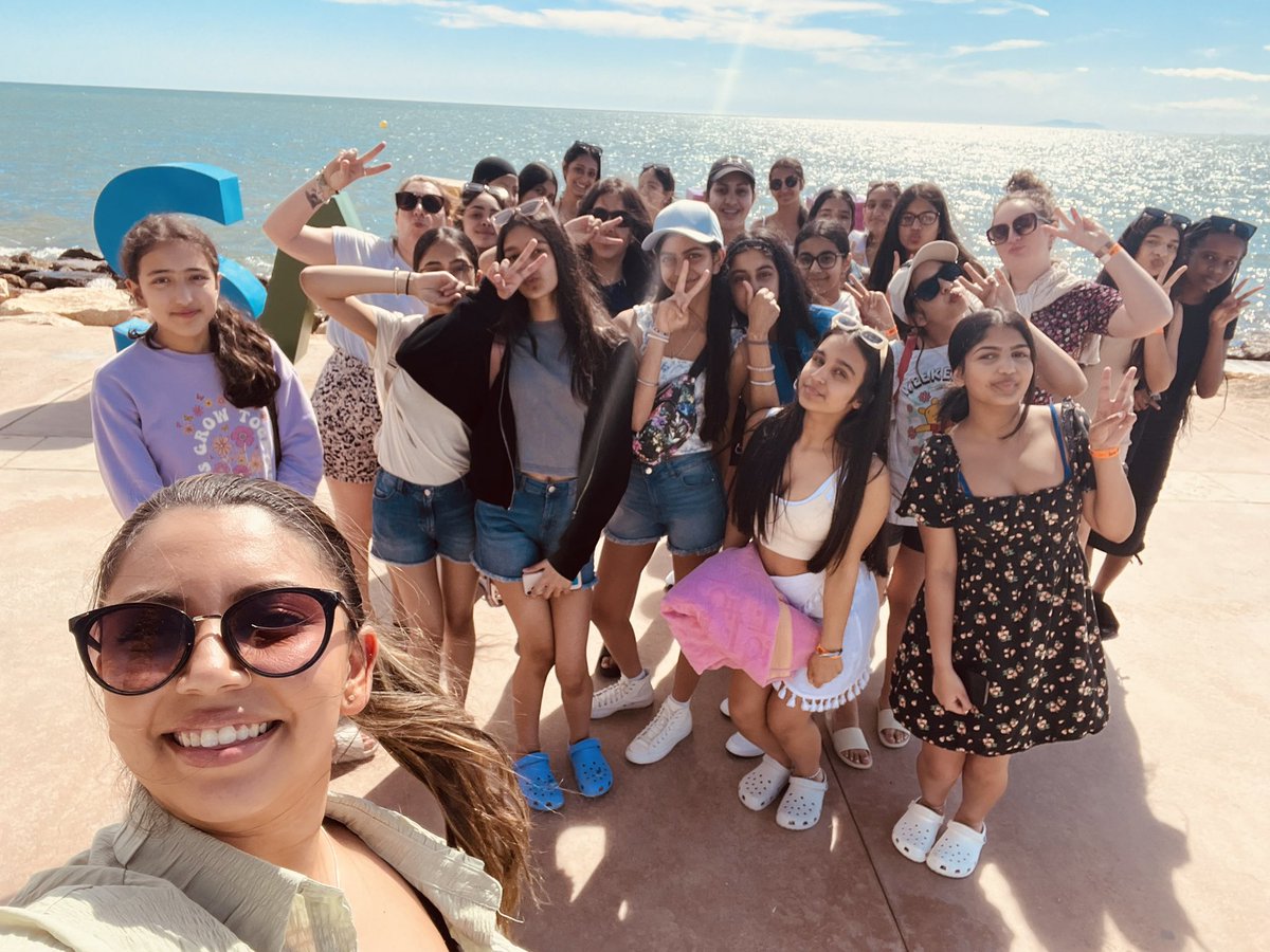 NishkamPE's tweet photo. Finished yesterday off with a beach day, with some beautiful sunshine and walking. ☀️🏖️ https://t.co/pqAsXD1lL9