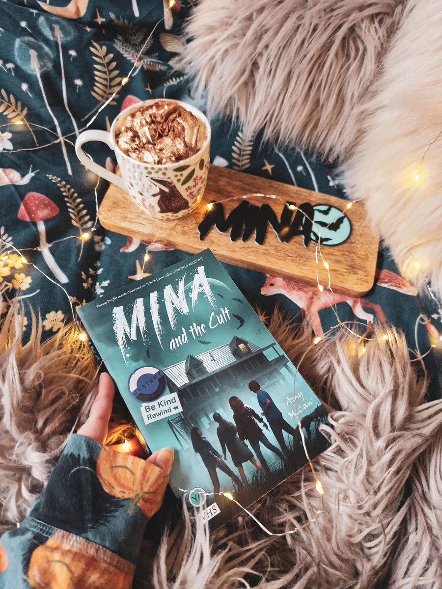 Happiest of happy book birthdays to one of my faves @YAundermyskin and the fabulous Mina and the Cult, out today! 🥳🥳