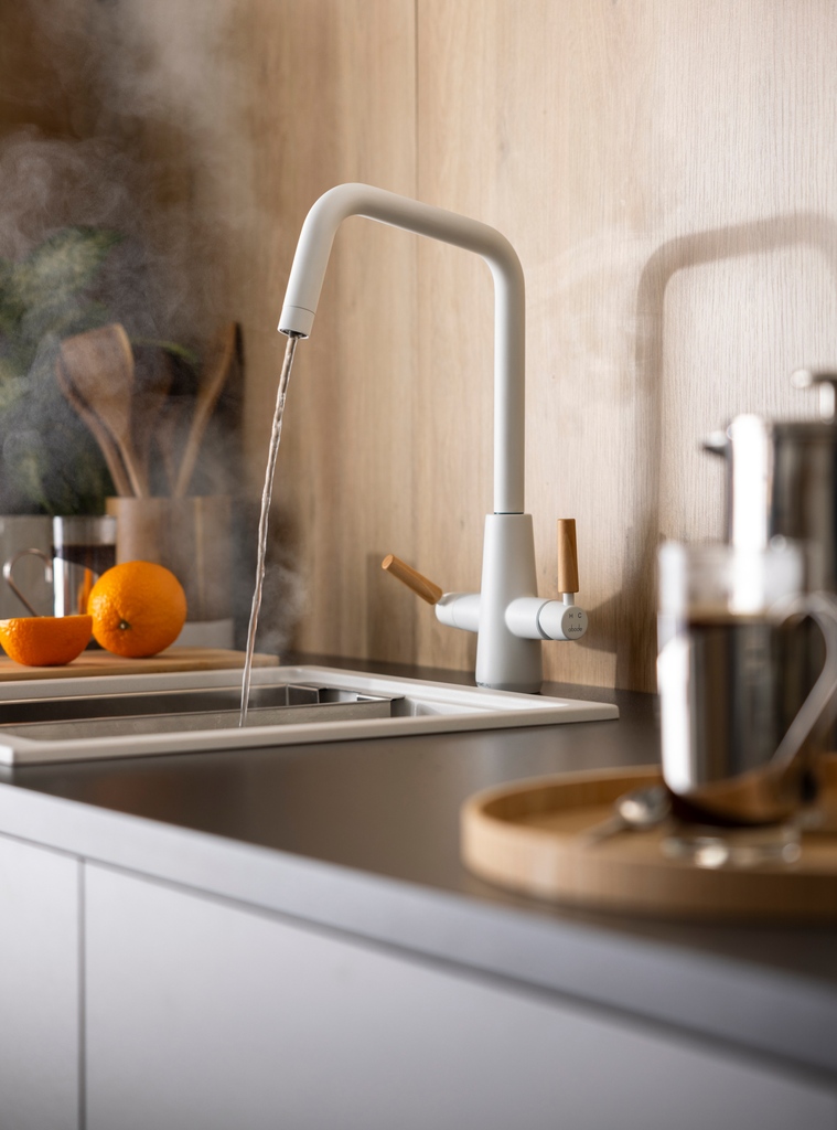 Hooray! Our Pronteau Scandi-X 4 IN 1 tap has #WON 'Best Hot Water Tap' at the Ideal Home Kitchen Awards 2024 🏆🥇👏 Our new Synchronist granite sink range also recieved #HIGHLYCOMMENDED for 'Best Small Space Design Solution' 🥳👏👏 View the winners here idealhome.co.uk/kitchen/ideal-…