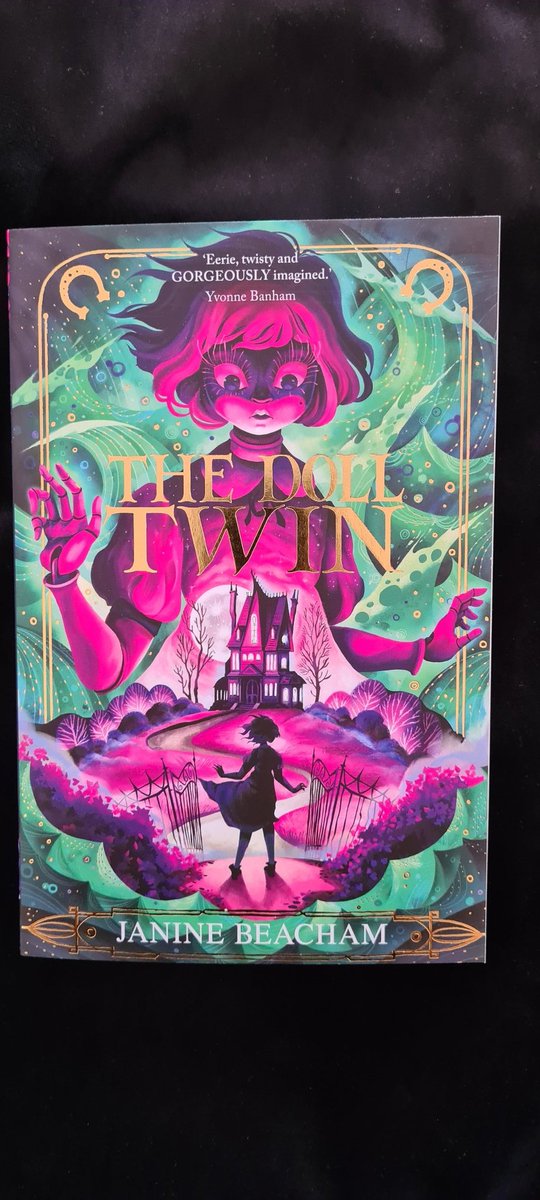 It's publication day for The Doll Twin! Spookiness! Old houses! A live doll copy! Read it with a torch and your teddy. #TheDollTwin @FireflyPress @LitAgentClare