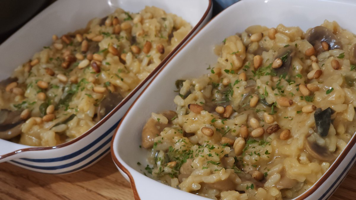 FriendlyCooks's tweet image. Thanks for a great week of streaming everyone. Only doing 2 days this week before we go on holiday. So come in and say farewell before we head off on our holiday.  #streamer #twitchstreamer #twitch #food #cooking #vegan