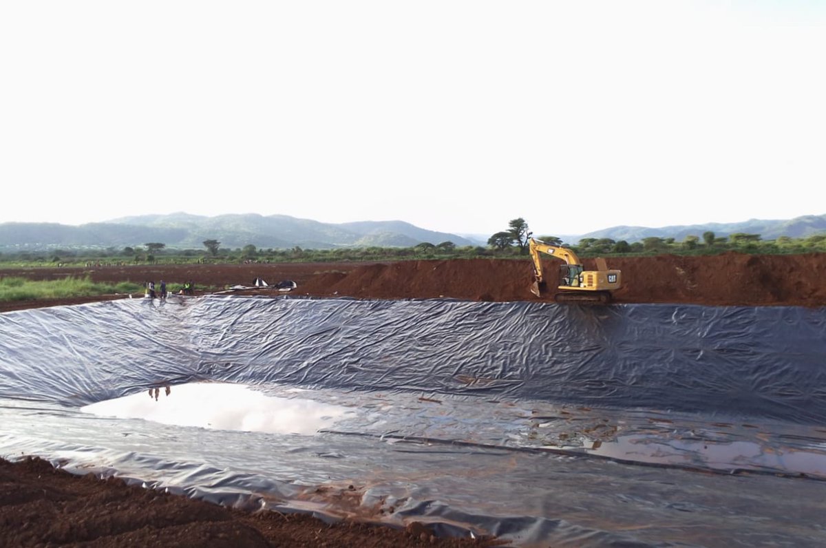 It's raining heavily in different parts of the country, so this is a good time to harvest water for future use!
We specialize in designing and installing premium fabricated dam liners, tailored to aid farmers in collecting and preserving water from run-off during rainy seasons.
