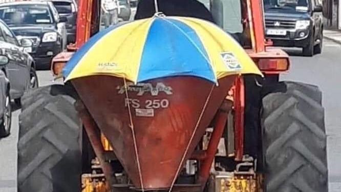 ClonmelCovers's tweet photo. When Your ready for a new spreader cover give us a shout #TimeforNew #Vicon #Spreader #FarmLife https://t.co/9zOMUSthA8