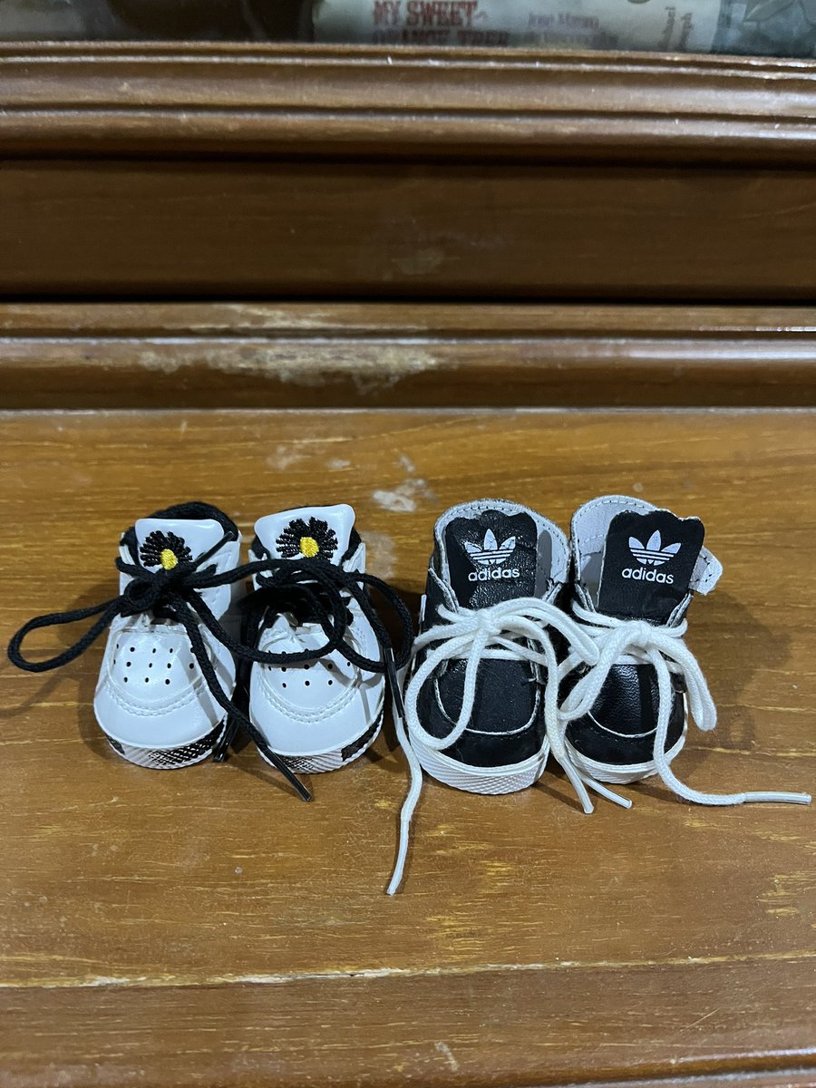 veeteddy's tweet photo. รองเท้าตุ๊กตา 20 cm มือสองพร้อมส่งค่ะ  
ซื้อ 1 แถม 1 ราคารวมส่ง 70 บาทค่ะ

#ชุดตุ๊กตา #ชุดตุ๊กตา20cm #รองเท้าตุ๊กตา #รองเท้าตุ๊กตา20cm #ตลาดนัดตุ๊กตา #ตลาดนัดตุ๊กตา20cm #ตลาดนัดชุดตุ๊กตา20cm https://t.co/VruxONvd92