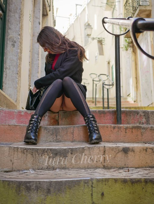 Souvenir de Lisbonne 😋 J'ai eu la chance de rencontrer quelques portugais coquins, c'&eacute;tait tr&egrave;s intense<a href="/tag/flashing"class="tags"><span>#flashing</span></a><a href="/tag/flashingpublic"class="tags"><span>#flashingpublic</span></a><a href="/tag/exhibitions"class="tags"><span>#exhibitions</span></a><a href="/tag/exhibitiongirl"class="tags"><span>#exhibitiongirl</span></a>