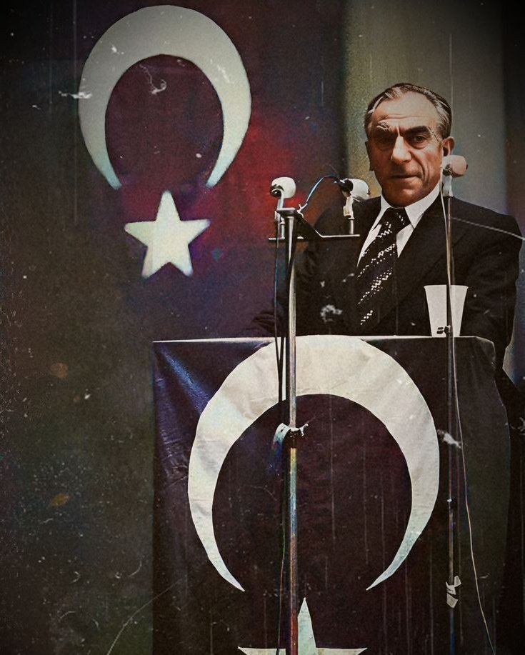 "Hepiniz, birer Türk Bayrağısınız. 
Bayrağı lekelemeyin, kirletmeyin, yere düşürmeyin."

Ölüm yıldönümünde özlem ve rahmetle.
