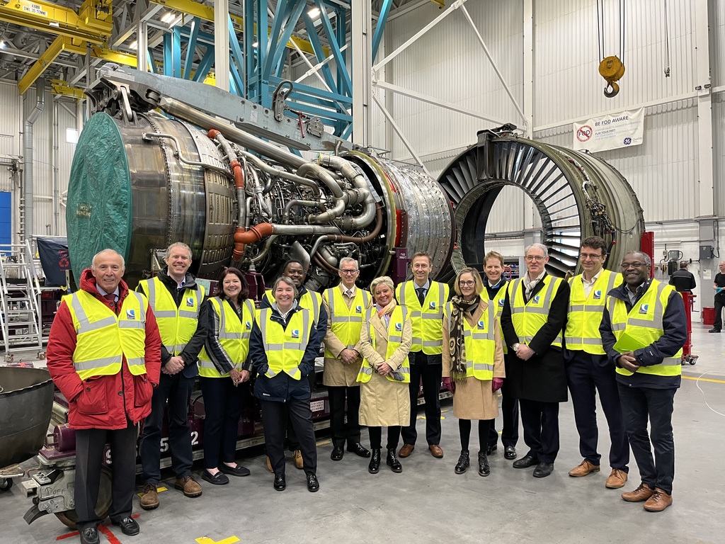 #NEWS | The UK CAA Board has toured leading facilities in the Wales aerospace sector, highlighting the importance of the region in future aviation development. Read more at AviationSource! aviationsourcenews.com/analysis/uk-ca… #Wales #aerospace #UKaviation #AvGeek