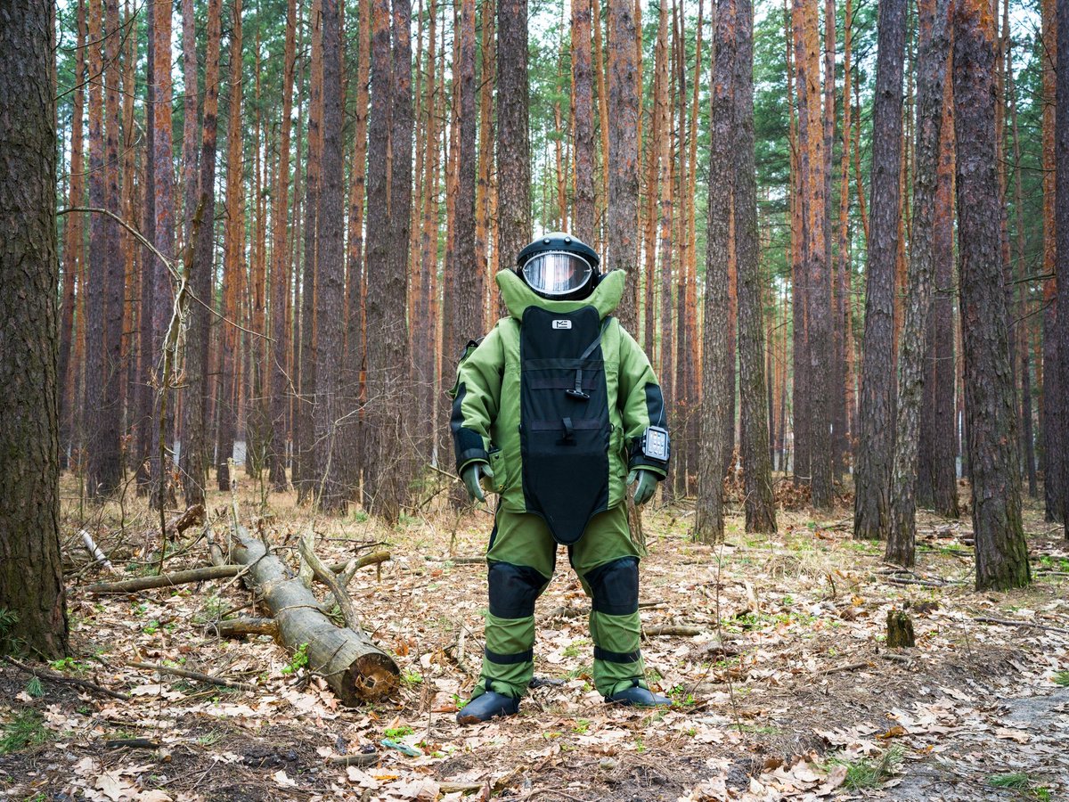 Described as a “weapon of mass destruction in slow motion” this Mine Awareness and Assistance Day @gilesduley has launched a powerful new exhibition in Ukraine highlighting the work of so many against this insidious threat #IMAD2024 definingfutures.ua.undp.org/en/