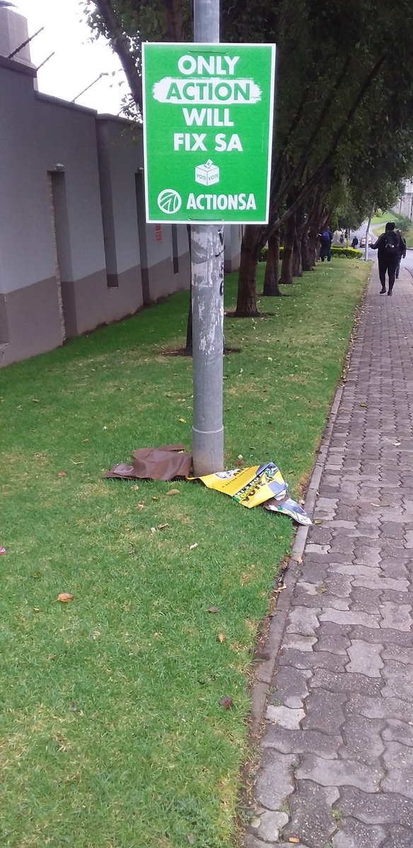 Stoute_SA's tweet photo. Scores of ANC election posters washed away by mild thunderstorms across Johannesburg on Wednesday evening.

The posters, installed on Wednesday late afternoon, can be seen laying to waste next to those of the DA and Action SA, which have been there for weeks. https://t.co/euF1bJ05WN