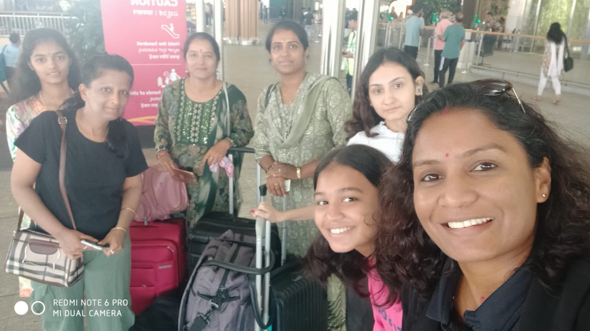 #ThursdayVibes are of satisfaction to see happy faces of Veer Naris and daughters from Karnataka board a flight from Bengaluru to Delhi For Major Akshay Trust to be able to fulfil their dream to pay respects to beloved Bravehearts at the National War Memorial in Delhi is reason…