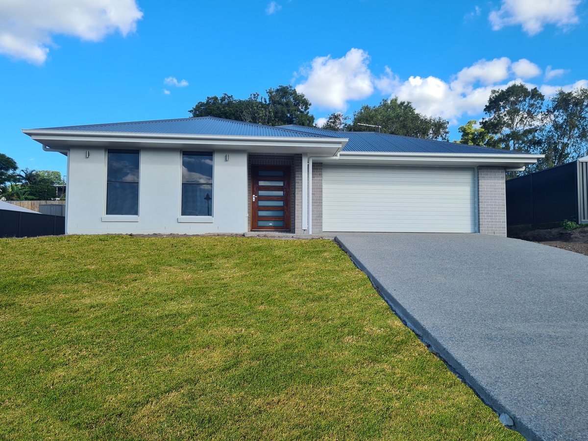 🏡✨We're putting the finishing touches on this home and we couldn't be more thrilled! 🏡✨ Stay tuned for the big reveal as we get ready to hand over the keys to this stunning home 🏡🔑

#gympiebuilders #newhomebuilder #gympie #builder #aspecthomesqld