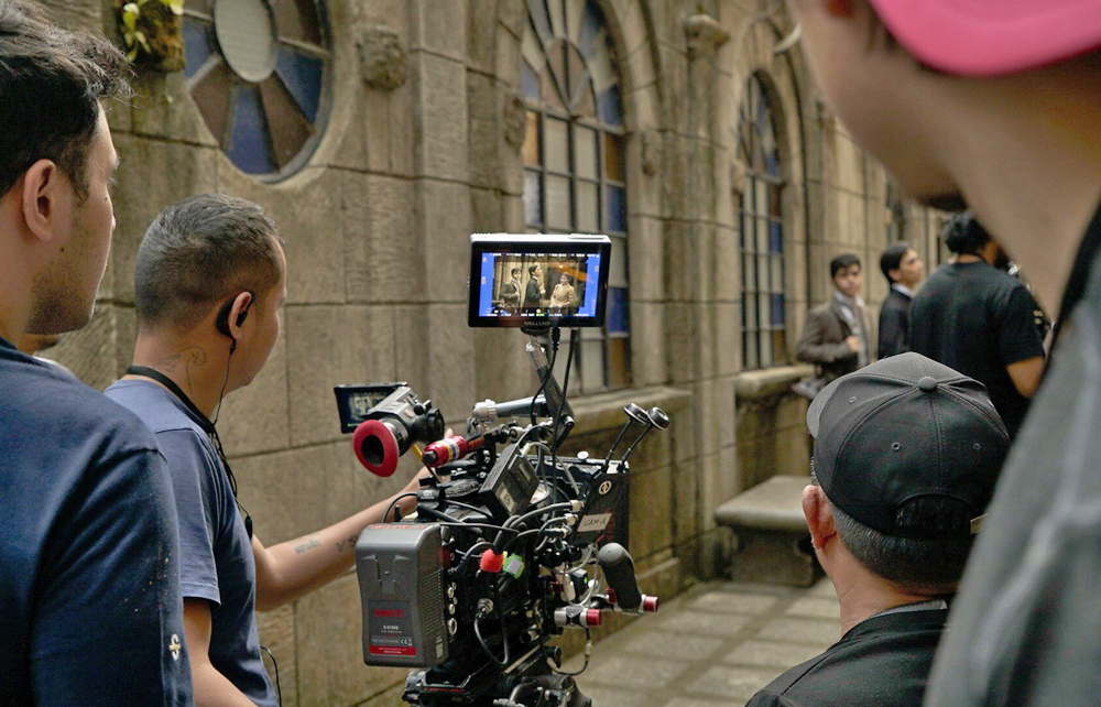 🎥🏆🏅 During his tertianship in Australia, Fr Emmanuel Alfonso SJ was shaping the destiny of ‘GomBurZa’, the second feature film from JesCom Philippines. Find out more: 👉 jesuit.org.au/bringing-marty… Photos by David McMahon and @jescomph #jesuits #societyofjesus #jesus #jesuit