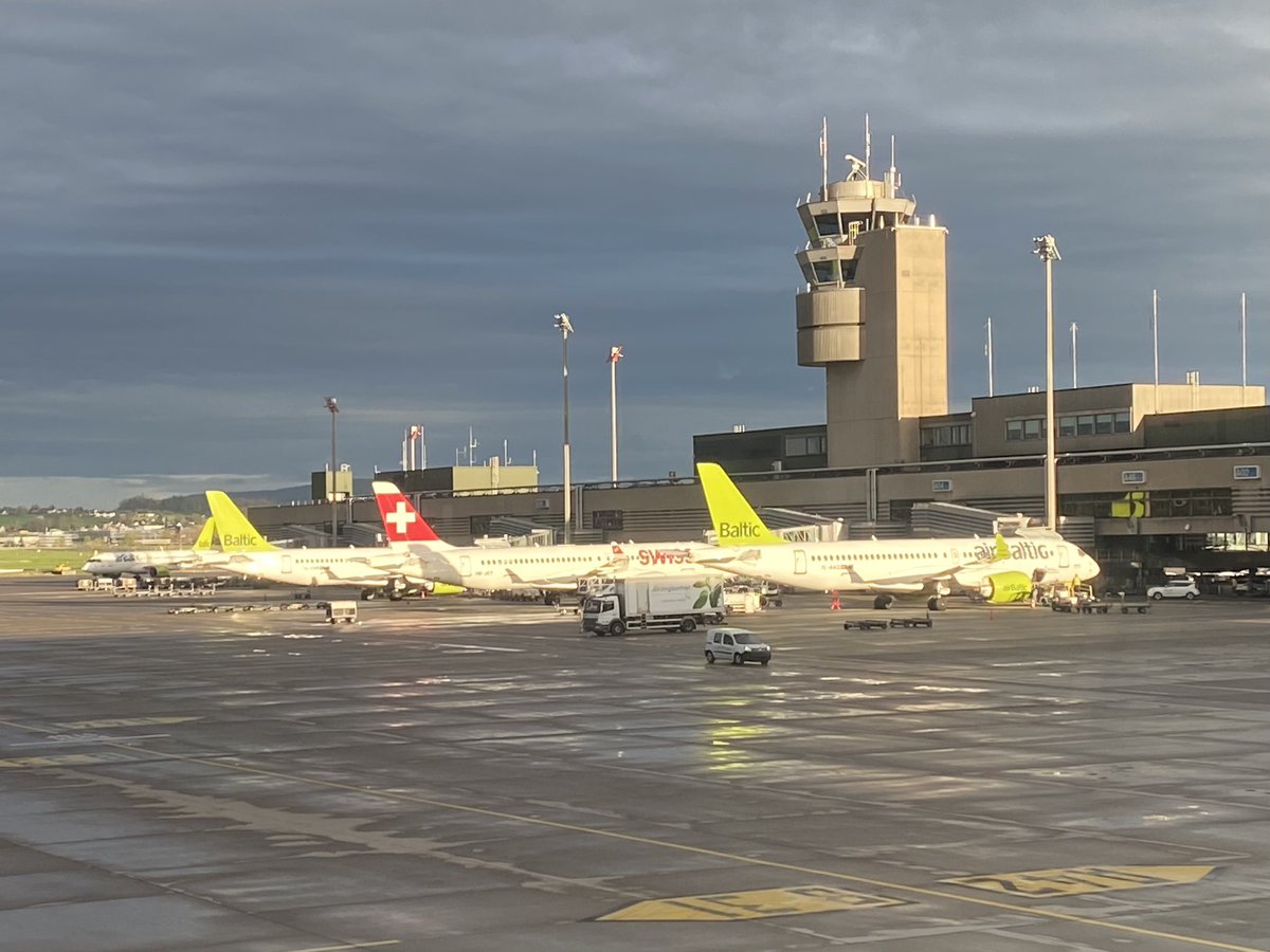 Good morning @zrh_airport #zurichairport @airBaltic @FlySWISS #airbaltic #swiss #A220 #avgeek #avgeeks #planespotting #aviationlovers