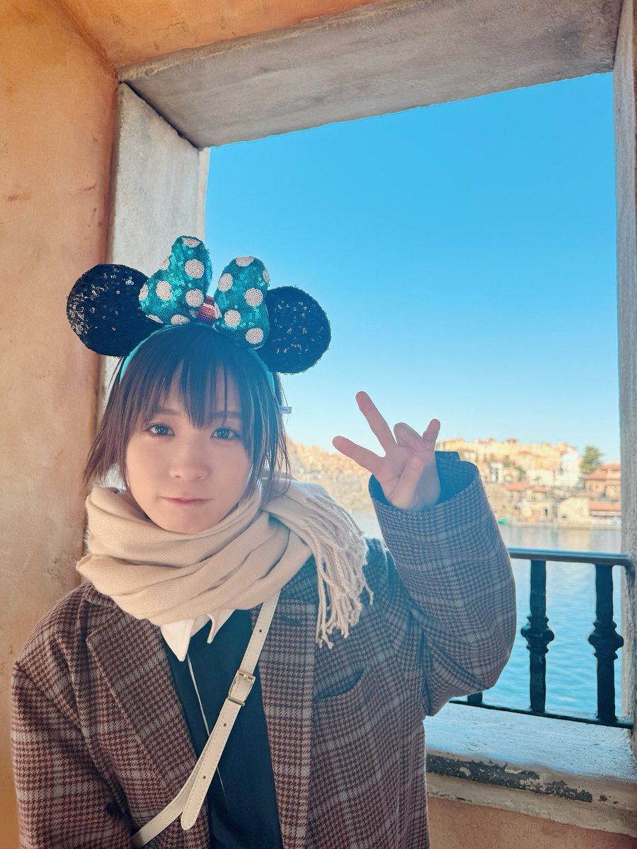 GUMi_BiSH's tweet photo. 友達とシーに行った時のやつです！
この耳つけてる人、めっちゃいた笑🎀 https://t.co/cfSovx4oLF