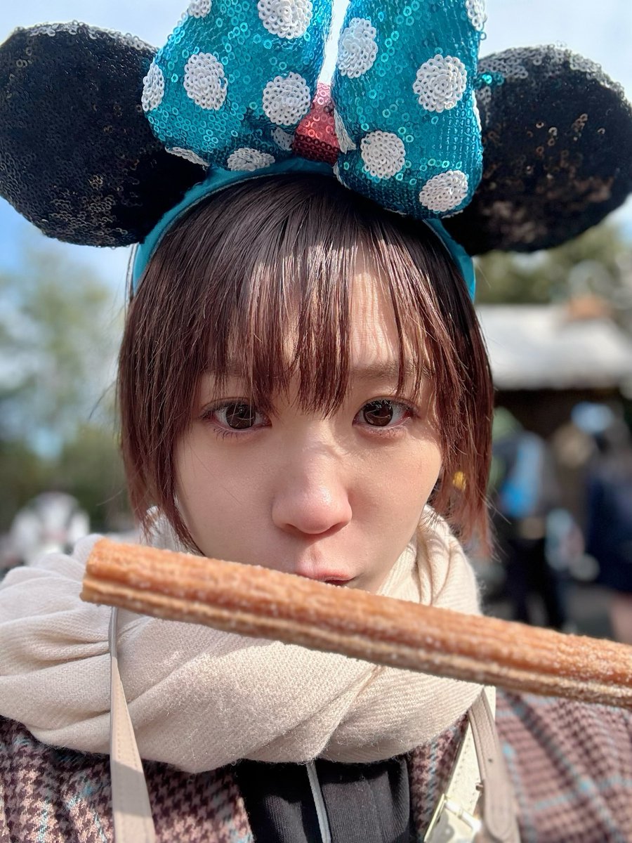 GUMi_BiSH's tweet photo. 友達とシーに行った時のやつです！
この耳つけてる人、めっちゃいた笑🎀 https://t.co/cfSovx4oLF