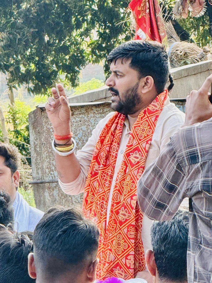 RLkBjp's tweet photo. संगठन के निर्देशानुसार पीलीभीत लोकसभा की बरखेड़ा विधानसभा के न्यूरिया मंडल में युवा मोर्चा की बैठक करके आगामी कार्यक्रमों की विधिवत योजना रचना तैयार की 
जय भाजपा
#RudralaxmikantTeam
@sunilbansalbjp @idharampalsingh @Bhupendraupbjp @PranshuDutt @JitinPrasada @Rudrapdubey_ @BJYM https://t.co/pUWYpia9LC