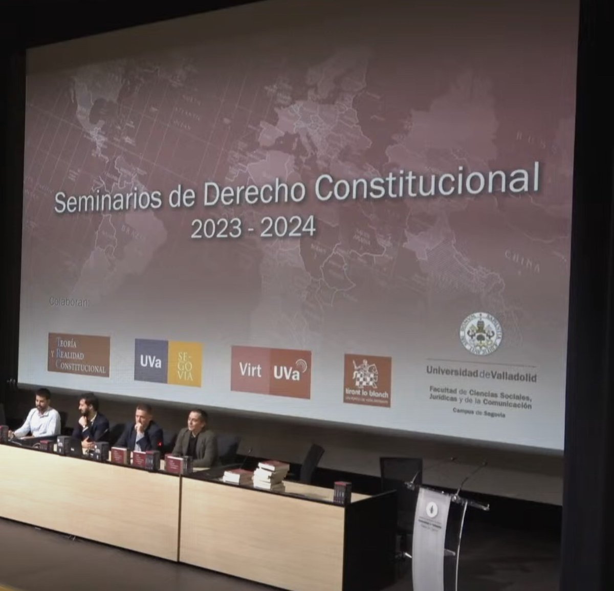 revistaTRCUNED's tweet image. Seminarios de Derecho Constitucional 2024
@UvaConst @UVa_es 

Mejor ORADORA: Asmaá El Idrissi
Mejor EQUIPO: Inés Santinho, Alba Vicario, Marianela Tai del Valle, Asmaá El Idrissi

Coord. @a_d_castrillo 
Secretario J.C. Álvarez
Pte. honorífico: @FcoJavierMatia 

@ACE_ACOES