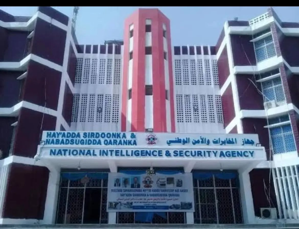 HalimaAIGutale's tweet photo. @mahadsalad wuxuu dalaciyeey  ilaa iyo 200 oo Qof oo Shaqalaha @HSNQ_NISA ka tirsana, shaqalahas uu dalaciyeey ama darajada ka wada simay waxey 95 % ahayeen Beesha #Ceyr . 
Wale @HassanSMohamud kama lidatiid ee ku socda .

Soomaali heshiis ah, dunidana la heshiis ah 👍🏿 https://t.co/DdkRXuQqp9