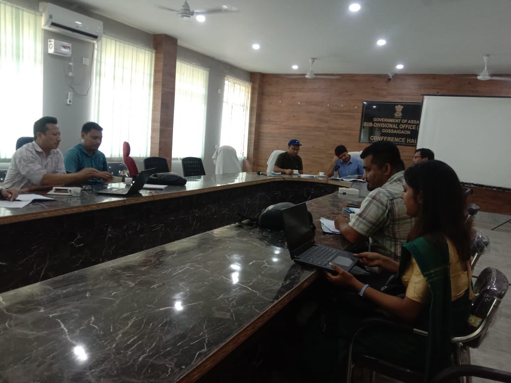 SDO_CGossaigaon's tweet photo. Today's meeting at SDO(Civil), Gossaigaon office discussed the MoU between CEO Assam, ASRLM & ASULM. Chaired by Shri Aranyak Saikia (IAS), officials from ASRLM and ASULM were present. @ceo_assam @ECISVEEP @aranyaksaikia #SecureEVM #এক_ভৱিশ্যতৰ_মত https://t.co/zwDj2eENqk
