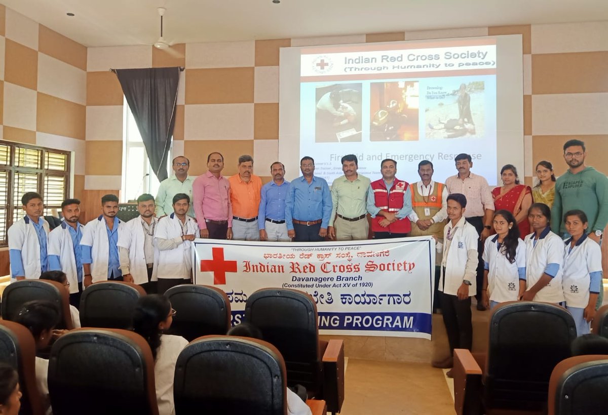 IRCS, Davengere District, Karnataka, conducted a first aid training program for para medical students of 4 para Medical colleges.