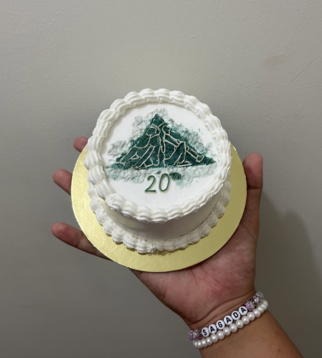chiyenoodlesoup's tweet photo. A “Sagada” cake?!? 🥹💗 I’m cryingg 😭😭😭 https://t.co/bIRVTfZRd8