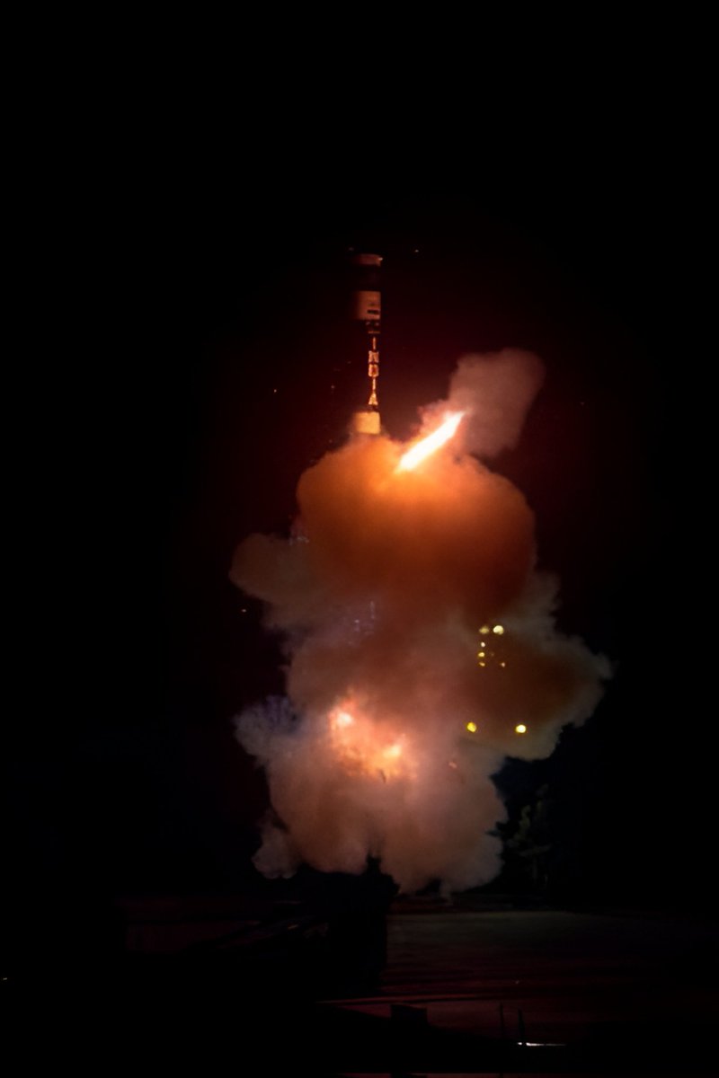 prodefencejammu's tweet image. #SFC and @DRDO_India achieve a milestone with a successful flight-test of Agni-Prime ballistic missile! Conducted off the Odisha coast, the test validates its reliable performance, meeting all trial objectives. 
#AgniPrime #DefenceTech 🚀🇮🇳

More: pib.gov.in/PressReleasePa…